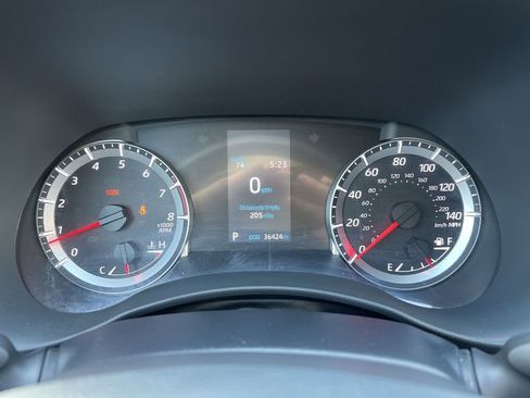 Used 2022 Toyota Highlander LE image 25