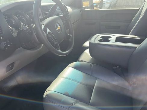 Used 2011 Chevrolet Silverado 3500 W/T image 7