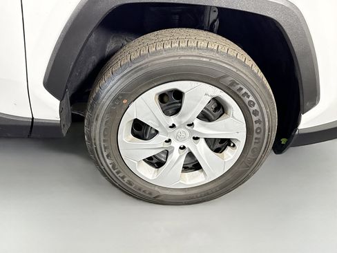 Used 2024 Toyota RAV4 LE FWD image 31