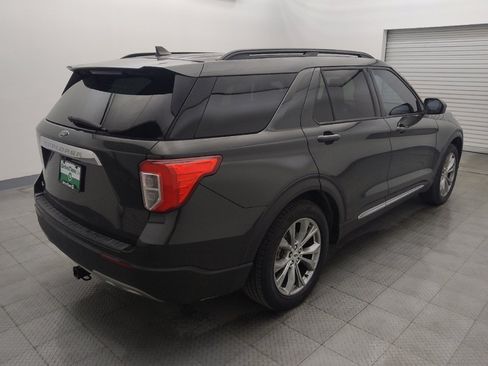 Used 2022 Ford Explorer XLT w/ Equipment Group 202A RWD image 8