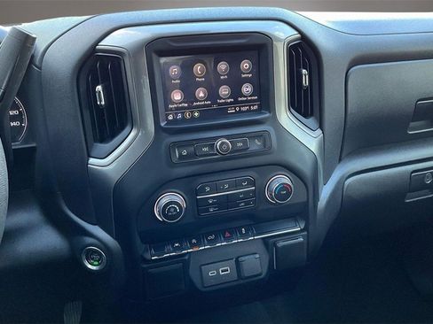 Used 2024 Chevrolet Silverado 1500 Custom image 10