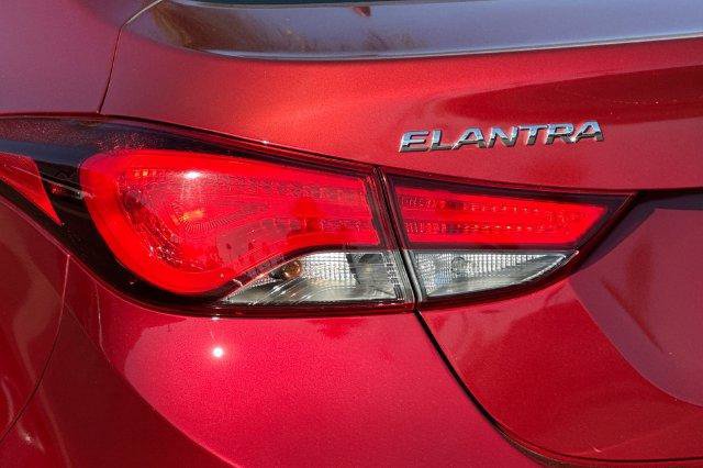 Used 2015 Hyundai Elantra SE FWD image 25