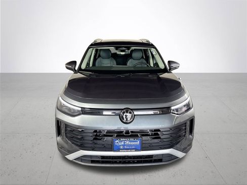 New 2026 Volkswagen Tiguan SE image 3