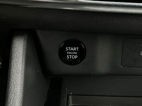 Used 2025 Nissan Rogue SV image 26