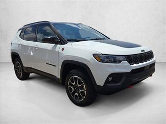 Used 2024 Jeep Compass Trailhawk AWD/4WD video 3