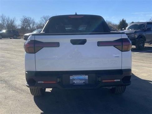 Certified 2025 Hyundai Santa Cruz SE image 5