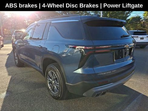 Used 2025 Chevrolet Traverse LT image 6