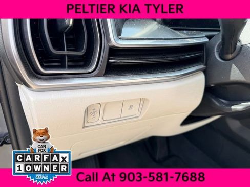 Certified 2025 Kia Sorento S w/ Panoramic Sunroof Package FWD image 18