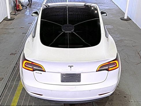 Used 2021 Tesla Model 3 Standard Range Plus image 6