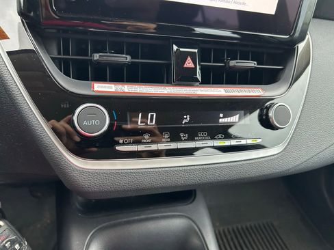 Used 2025 Toyota Corolla LE FWD image 25