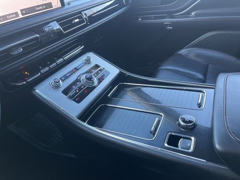 Used 2023 Lincoln Aviator Standard w/ Premium Package image 35