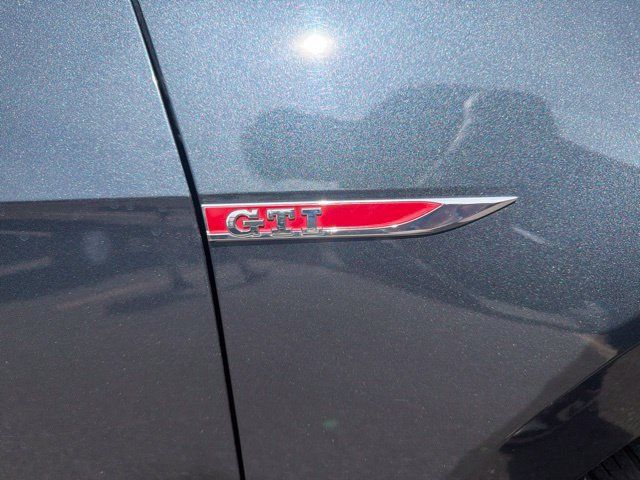Used 2018 Volkswagen GTI Autobahn FWD image 13