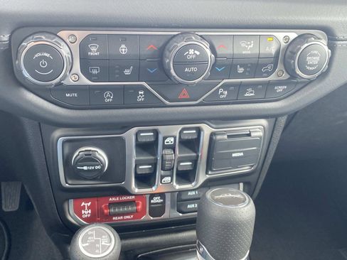 New 2026 Jeep Gladiator Mojave image 15