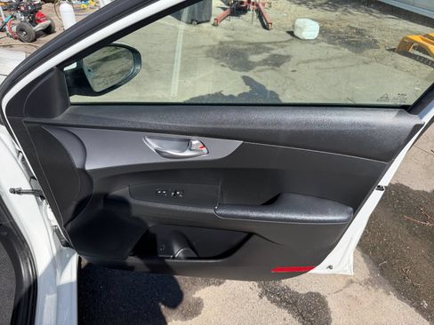 Used 2023 Kia Forte LXS FWD image 17