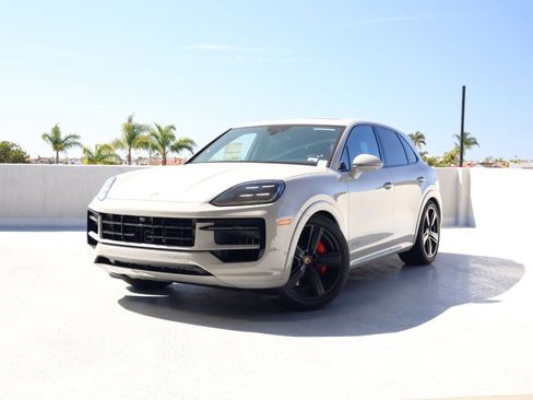 New 2026 Porsche Cayenne GTS image 1