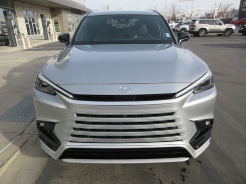 New 2025 Lexus TX 500h AWD image 11