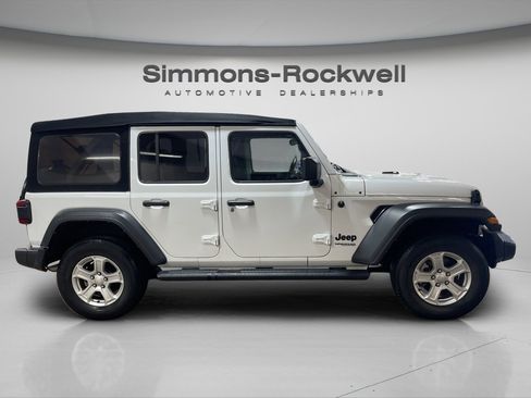 Used 2022 Jeep Wrangler Unlimited Sport image 4