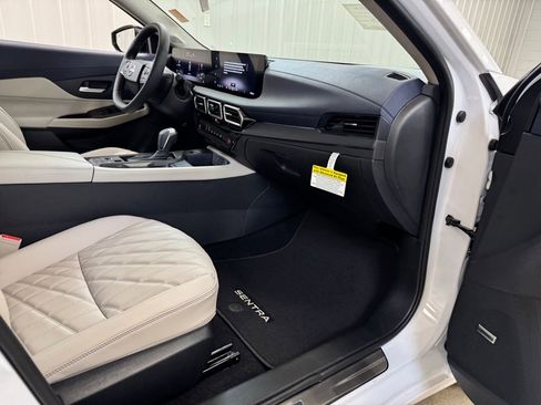 New 2026 Nissan Sentra SL FWD image 25