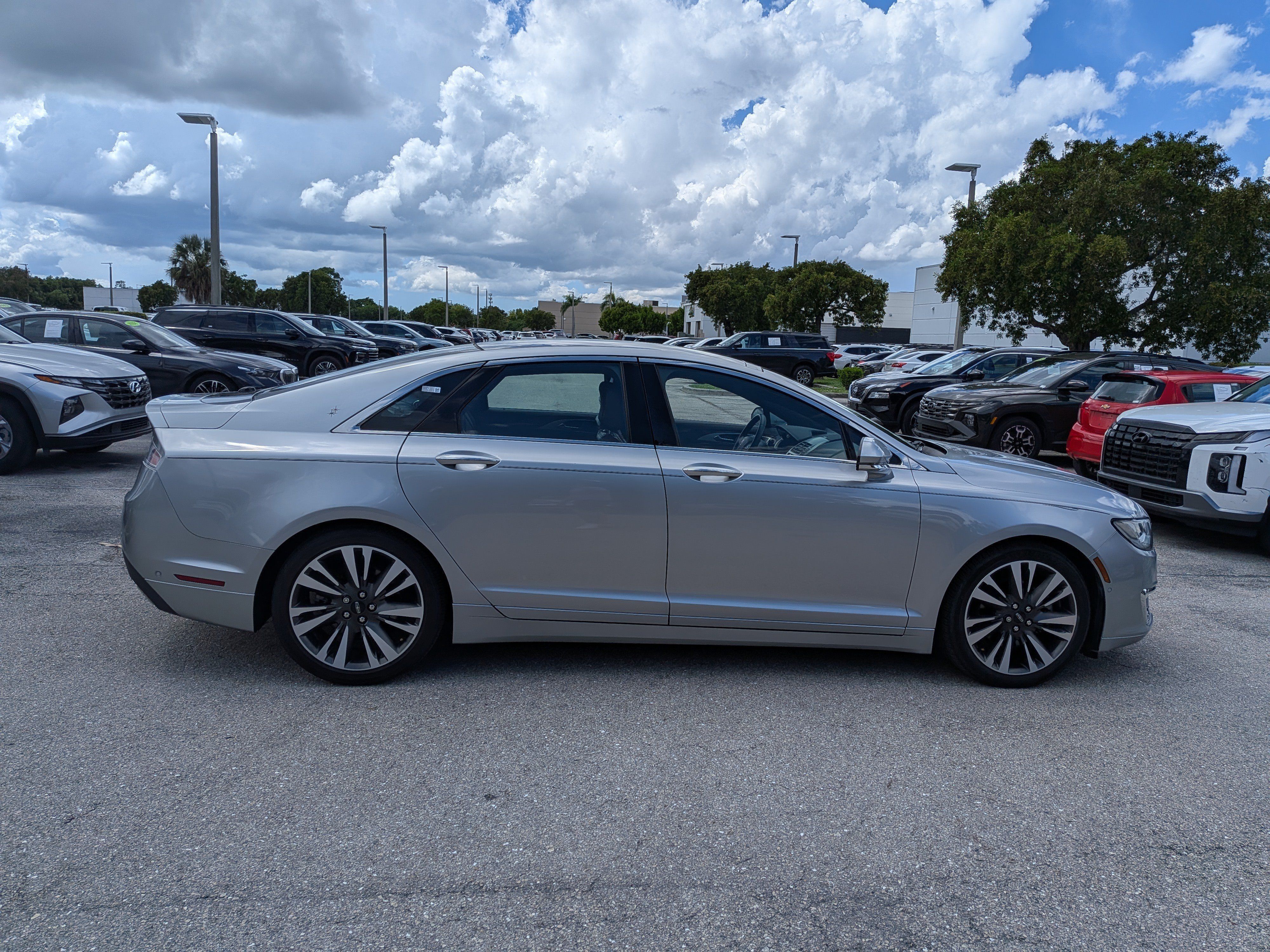 Used 2020 Lincoln MKZ Reserve w/ Elements Package FWD image 3