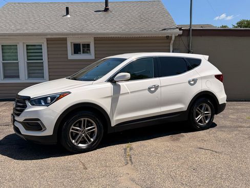 Used 2018 Hyundai Santa Fe Sport FWD image 2