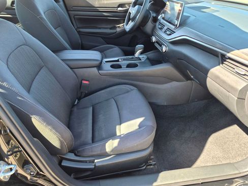 Used 2025 Nissan Altima 2.5 SV FWD image 20