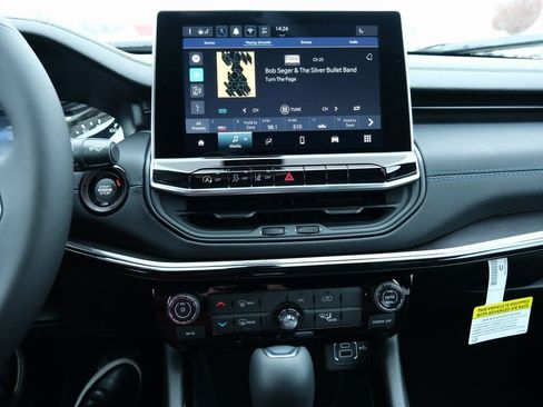 New 2026 Jeep Compass Latitude image 18