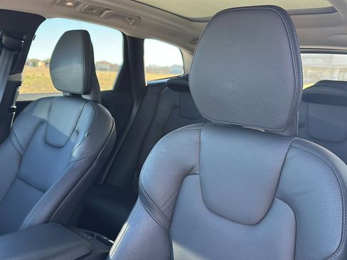 Used 2022 Volvo XC60 T8 Inscription Expression w/ Advanced Package image 14