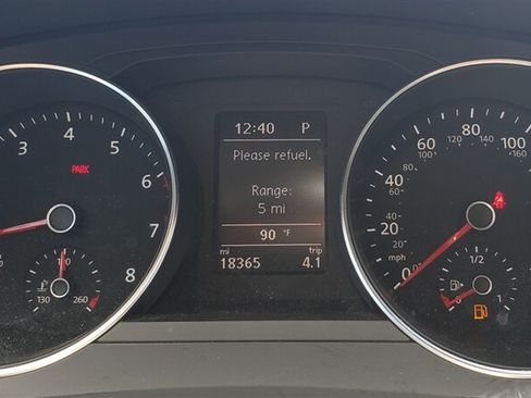 Used 2017 Volkswagen Jetta SE FWD image 10
