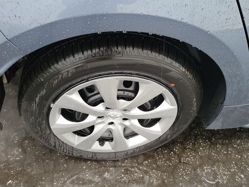 Used 2025 Toyota Corolla LE image 7