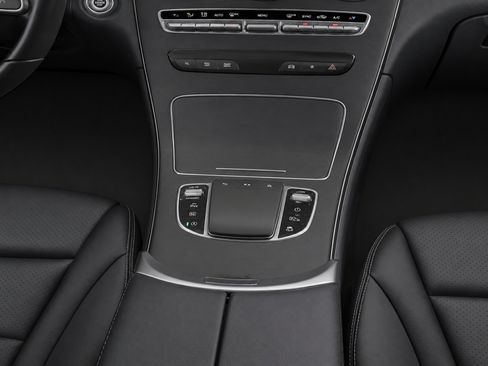 Used 2021 Mercedes-Benz GLC 300 4MATIC image 17