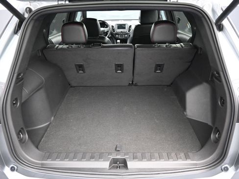 Certified 2023 Chevrolet Equinox RS FWD image 28
