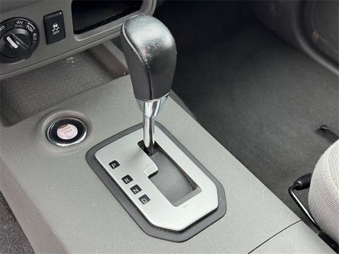 Used 2021 Nissan Frontier S image 21