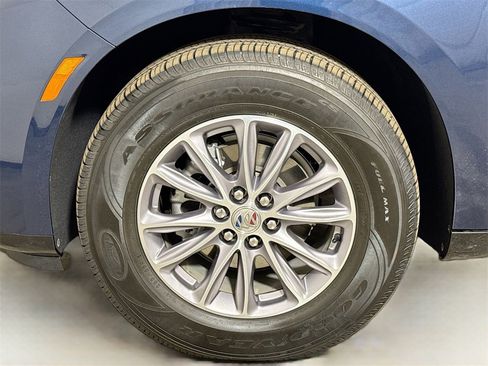 Used 2024 Buick Enclave Essence image 29