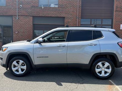 Used 2018 Jeep Compass Latitude w/ Popular Equipment Group AWD/4WD image 5