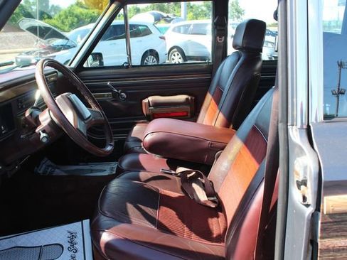 Used 1990 Jeep Grand Wagoneer AWD/4WD image 21