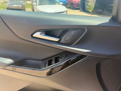 Used 2025 Chevrolet Equinox LT FWD image 18
