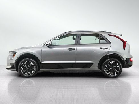 Used 2024 Kia Niro Wind w/ Wind Preserve Package FWD image 2