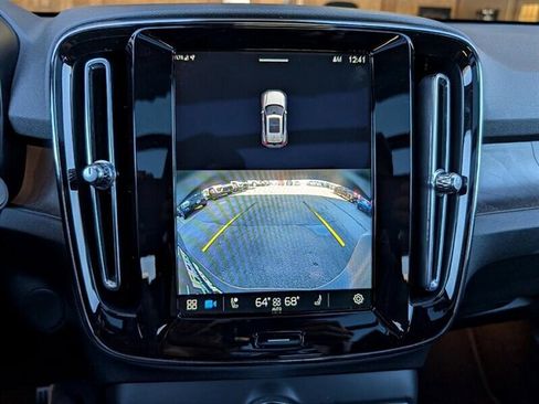 Used 2023 Volvo XC40 Recharge Ultimate image 21