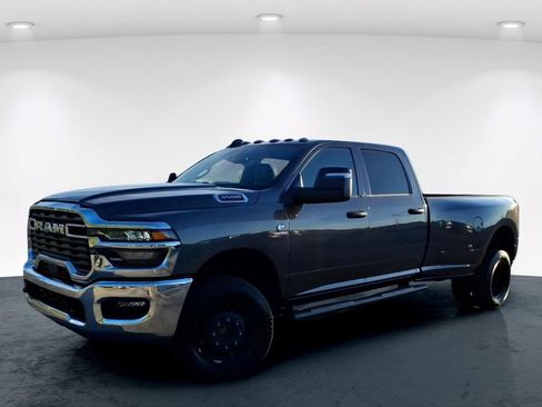 New 2026 RAM 3500 Tradesman AWD/4WD image 2