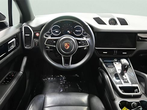 Used 2019 Porsche Cayenne AWD/4WD image 12