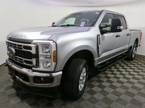 Used 2024 Ford F250 XLT image 5