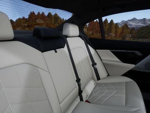 Used 2025 BMW 530i image 42