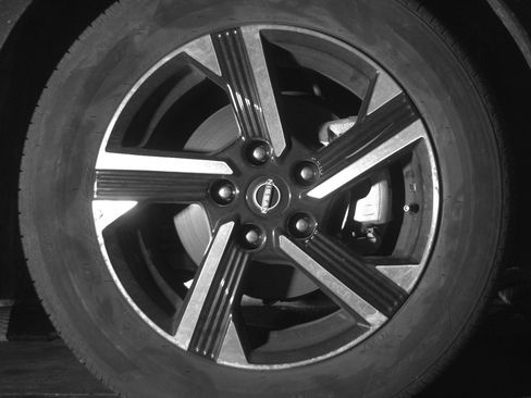 Used 2025 Nissan Sentra SV FWD image 12