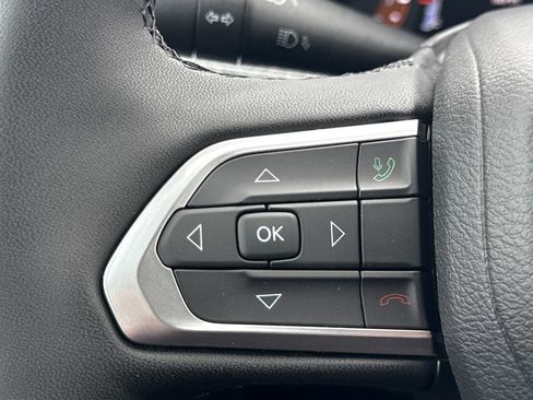 Used 2024 Jeep Compass Latitude w/ Sun and Sound Group image 29