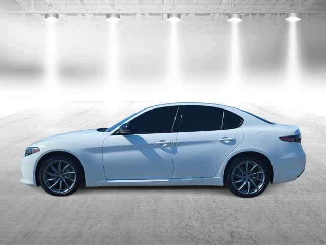Used 2025 Alfa Romeo Giulia AWD image 5