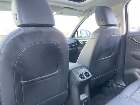 Used 2023 Buick Envision Avenir image 20