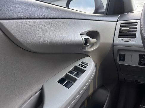 Used 2013 Toyota Corolla L image 20