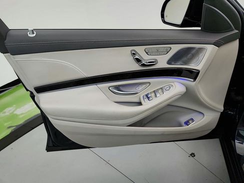 Used 2016 Mercedes-Benz S 550 Sedan image 25