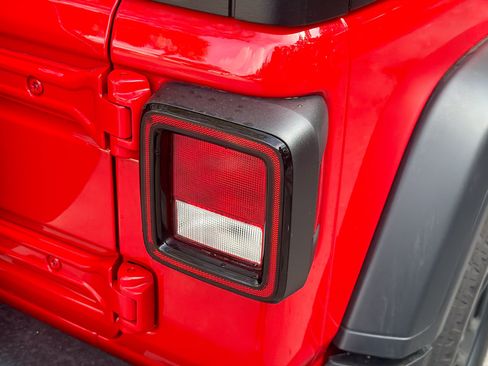 Used 2024 Jeep Wrangler Unlimited Sport AWD/4WD image 27