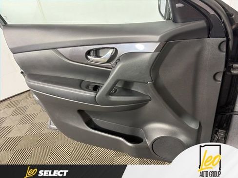 Used 2020 Nissan Rogue SV AWD/4WD image 21